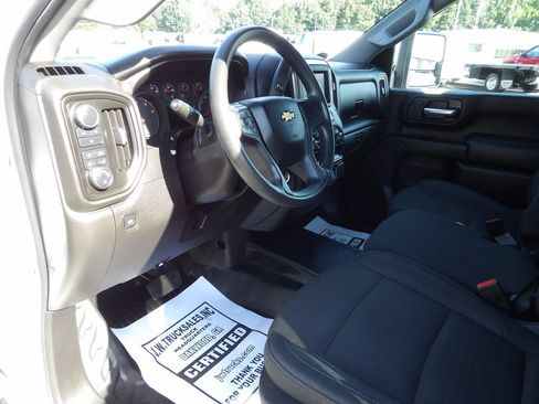 Used 2025 Chevrolet Silverado 3500 W/T w/ WT/CX Safety Package AWD/4WD image 16