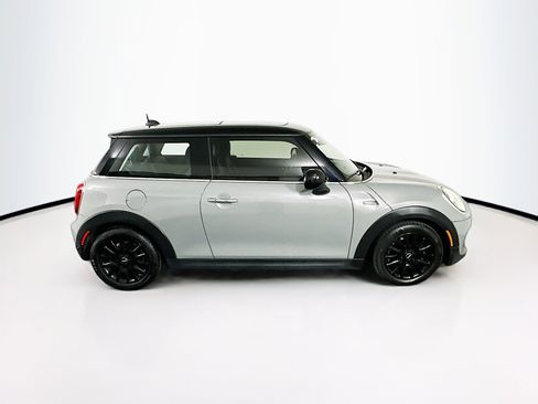 Used 2020 MINI Cooper 2-Door Hardtop image 10