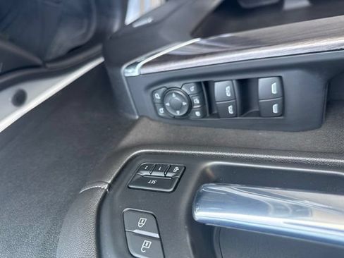 Used 2022 Chevrolet Silverado 2500 LTZ w/ LTZ Convenience Package AWD/4WD image 28