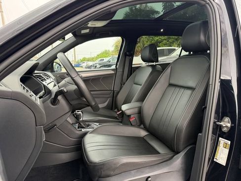 Used 2024 Volkswagen Tiguan SE R-Line FWD image 9