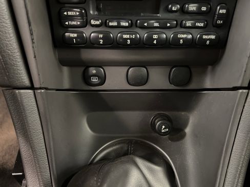 Used 2001 Ford Mustang Coupe image 12