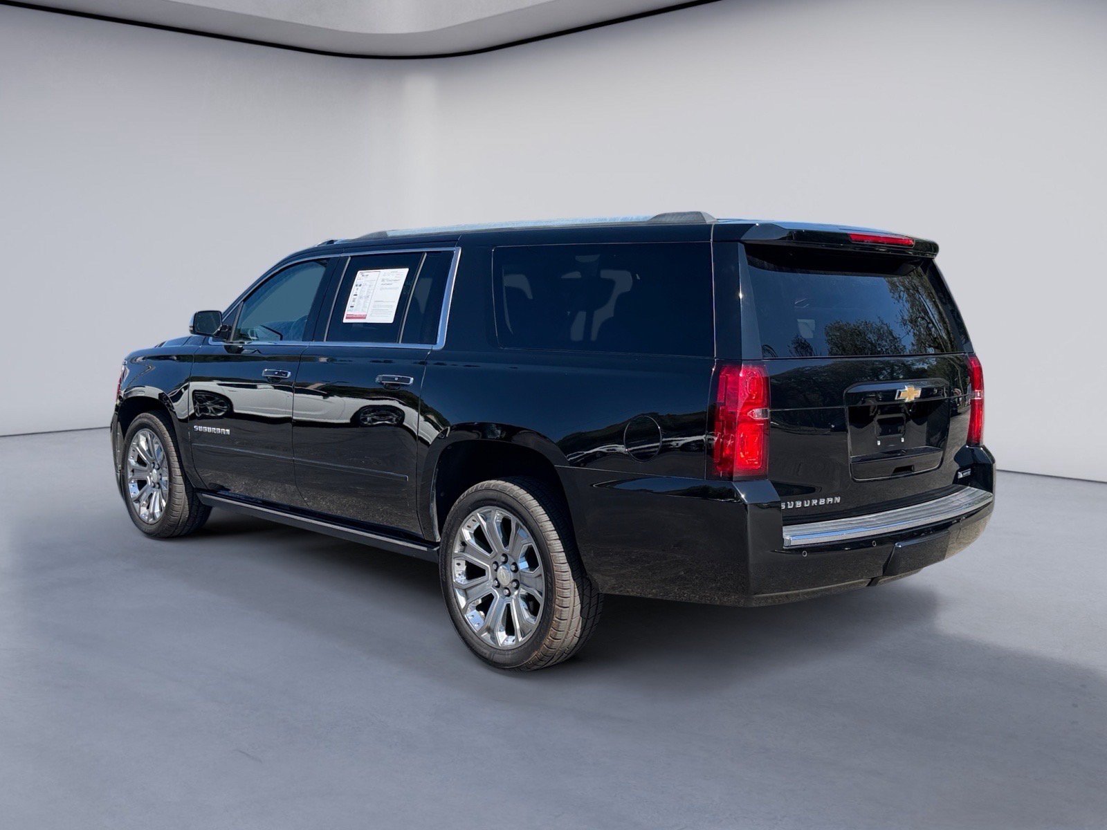 Used 2017 Chevrolet Suburban Premier AWD/4WD image 3