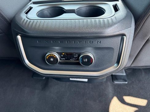 Used 2025 Ford Expedition Max Active RWD image 17