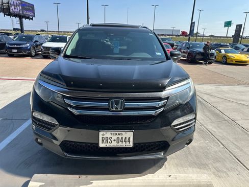 Used 2017 Honda Pilot Touring image 3