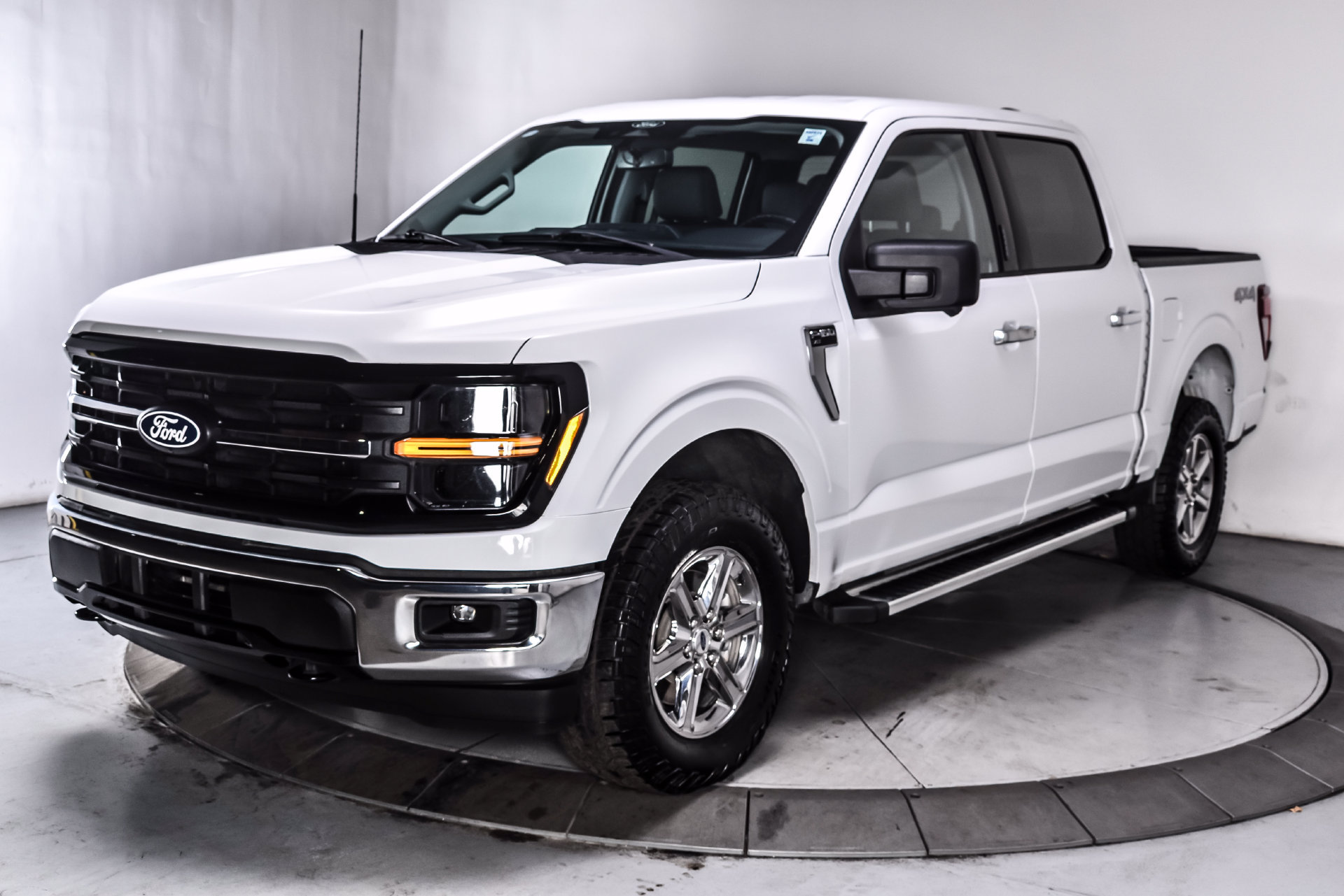 Used 2024 Ford F150 XLT w/ Tow/Haul Package AWD/4WD image 3