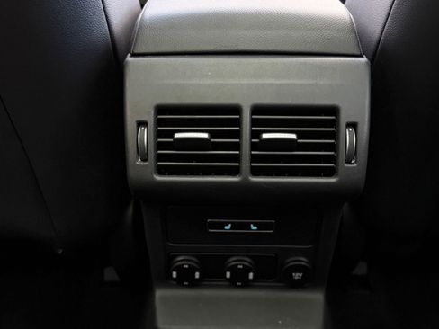 Used 2018 Jaguar F-PACE Premium image 23