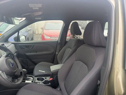 Used 2025 Subaru Forester Premium image 9