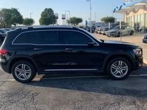 Used 2021 Mercedes-Benz GLB 250 4MATIC image 10