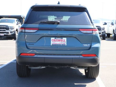 New 2026 Jeep Grand Cherokee Limited w/ Limited Altitude Package AWD/4WD image 4