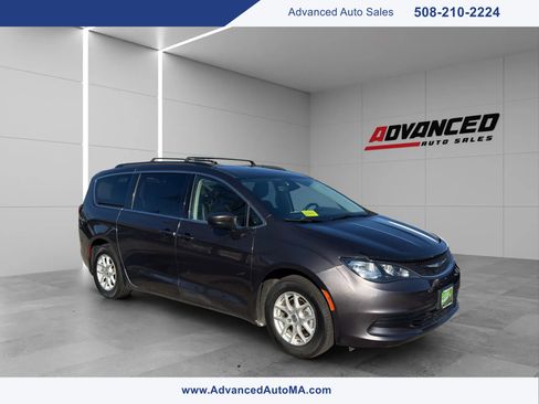 Used 2020 Chrysler Voyager Lxi image 1