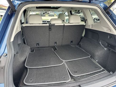 Used 2018 Volkswagen Tiguan SE AWD/4WD image 58