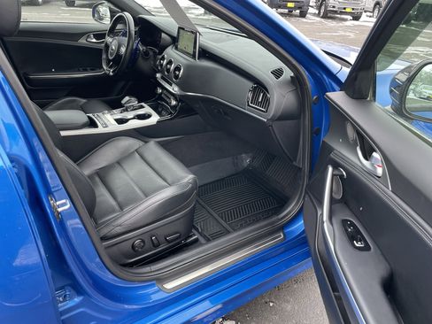 Used 2020 Kia Stinger GT2 image 32