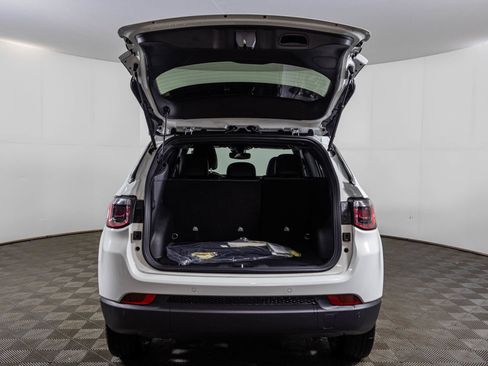 New 2026 Jeep Compass Limited image 38