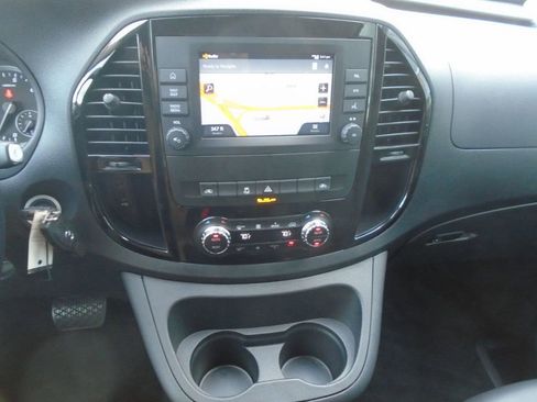 Used 2023 Mercedes-Benz Metris Metris Passenger Van Standard image 18