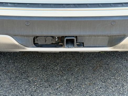 Used 2024 Ford Explorer Platinum w/ Technology Package AWD/4WD image 26