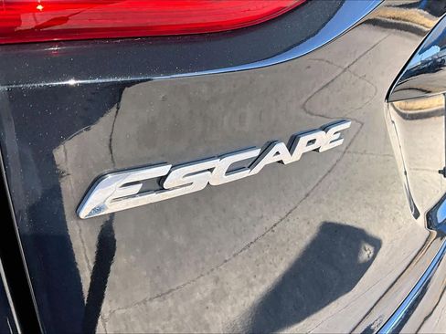 Used 2015 Ford Escape SE w/ Equipment Group 201A image 30
