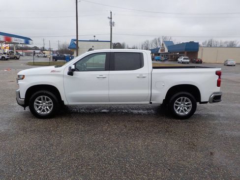 Used 2020 Chevrolet Silverado 1500 LT image 2