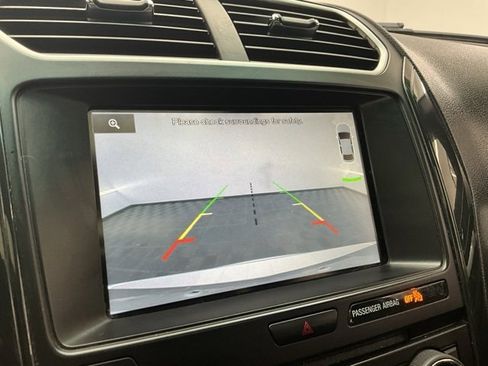 Used 2016 Ford Explorer XLT w/ Equipment Group 202A image 5