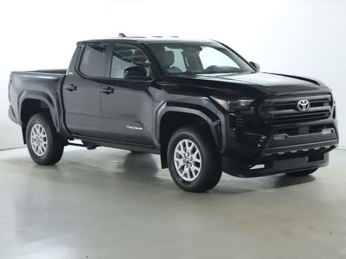 Certified 2024 Toyota Tacoma SR5 image 9