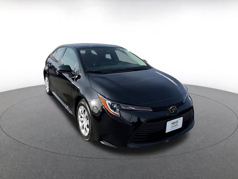 Used 2025 Toyota Corolla LE image 3