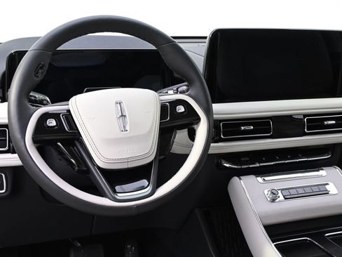 New 2026 Lincoln Aviator Reserve image 12