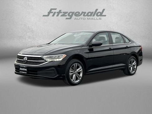 Used 2024 Volkswagen Jetta SE image 2