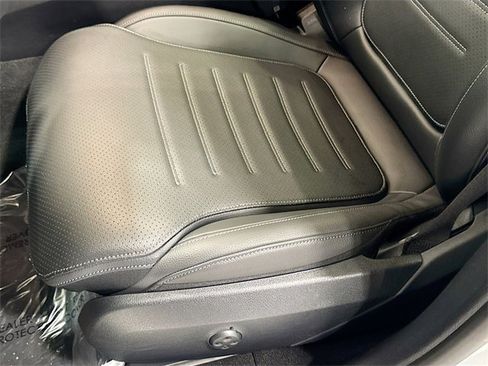 Certified 2025 Mercedes-Benz GLC 300 4MATIC image 20