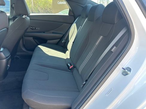 Certified 2025 Hyundai Elantra Sport FWD image 11