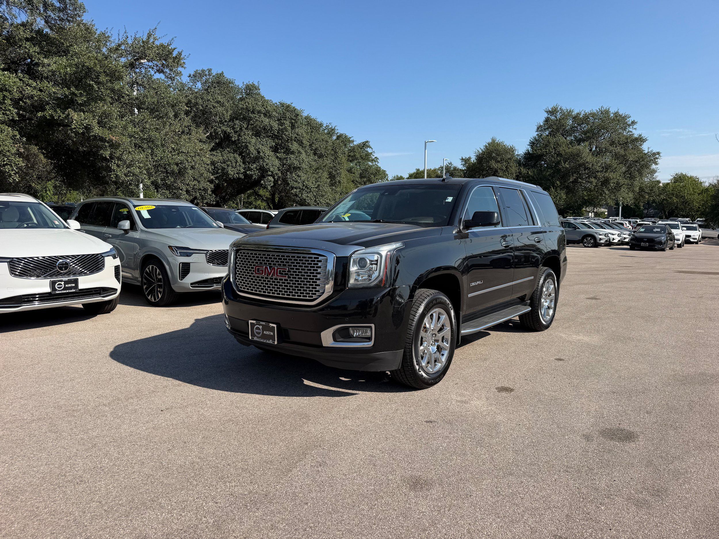 Used 2015 GMC Yukon Denali AWD/4WD image 2