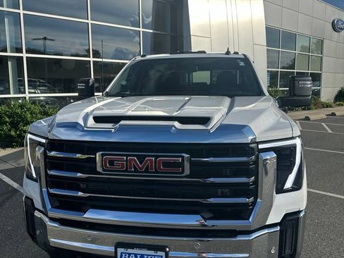 Used 2025 GMC Sierra 2500 SLE w/ SLE Value Package; AWD/4WD image 2