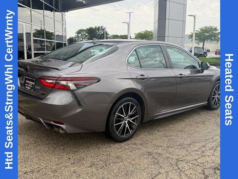 Used 2022 Toyota Camry SE w/ Cold Weather Package FWD image 2