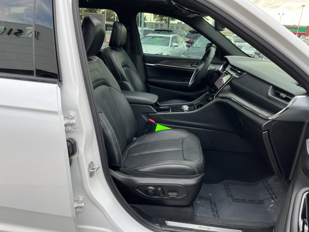 Used 2023 Jeep Grand Cherokee Overland RWD image 50