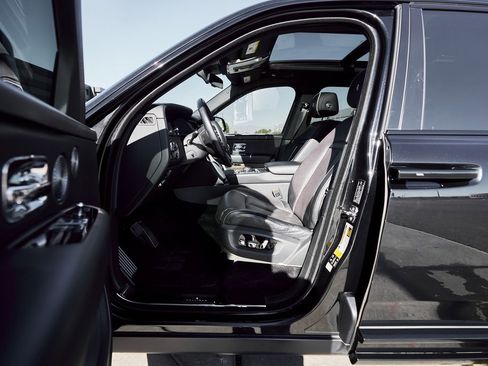 Used 2019 Rolls-Royce Cullinan image 33