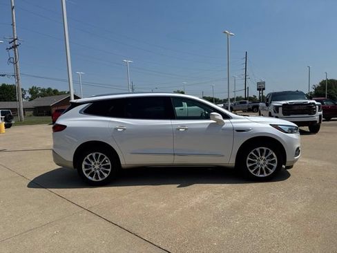 Used 2020 Buick Enclave Essence FWD image 8