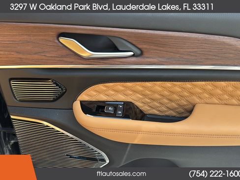 Used 2022 Jeep Grand Cherokee Summit w/ Luxury Tech Group V AWD/4WD image 46