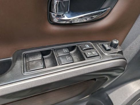 Used 2017 Nissan Titan Platinum Reserve RWD image 11