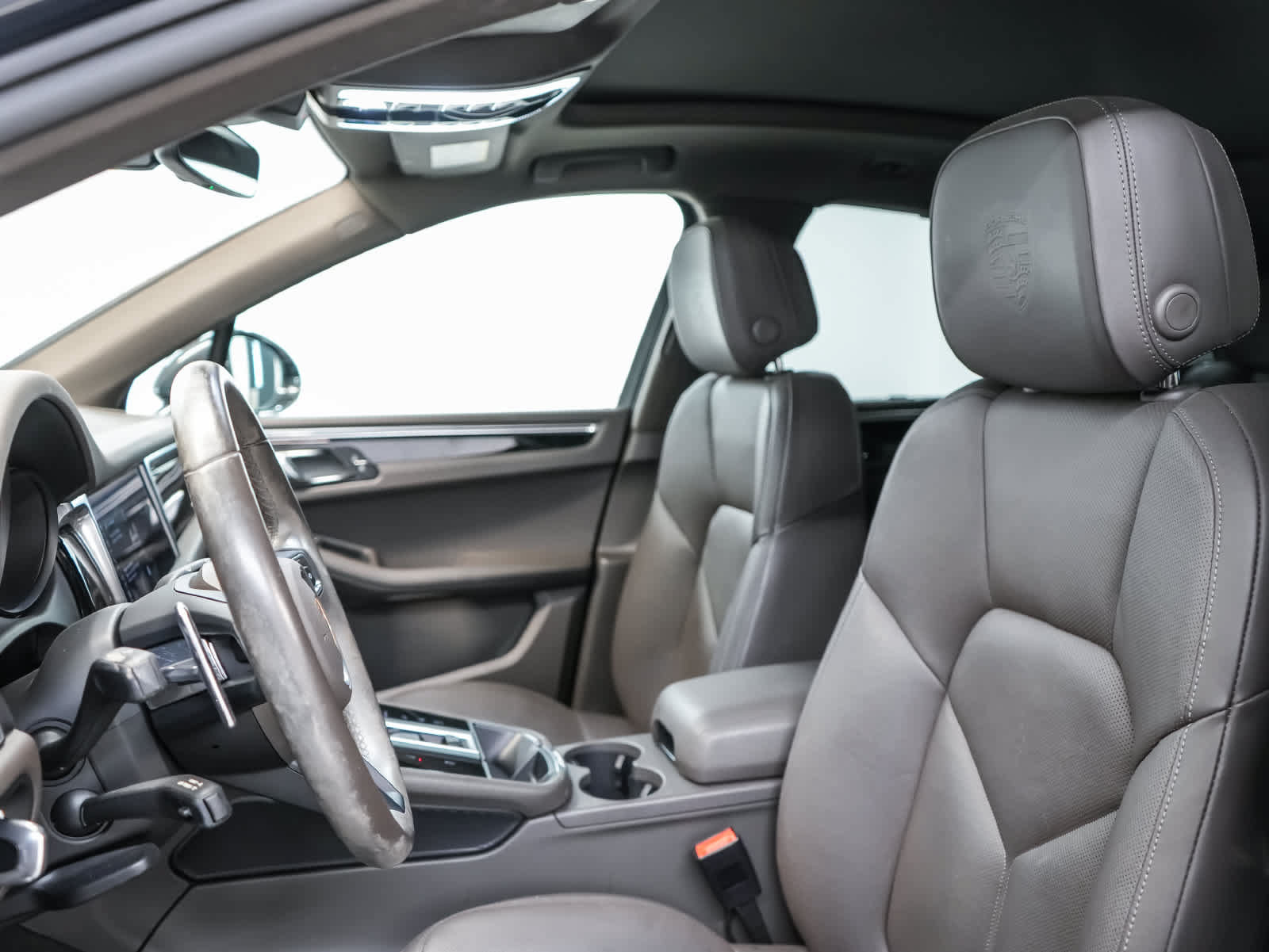 Certified 2024 Porsche Macan AWD/4WD image 22