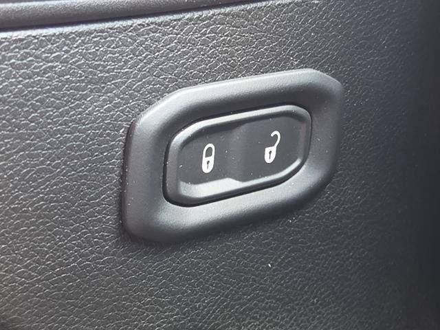 Used 2022 Jeep Wrangler Unlimited Rubicon AWD/4WD image 22
