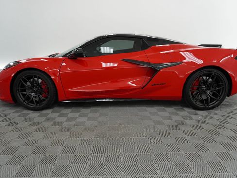 Used 2023 Chevrolet Corvette Z06 image 2
