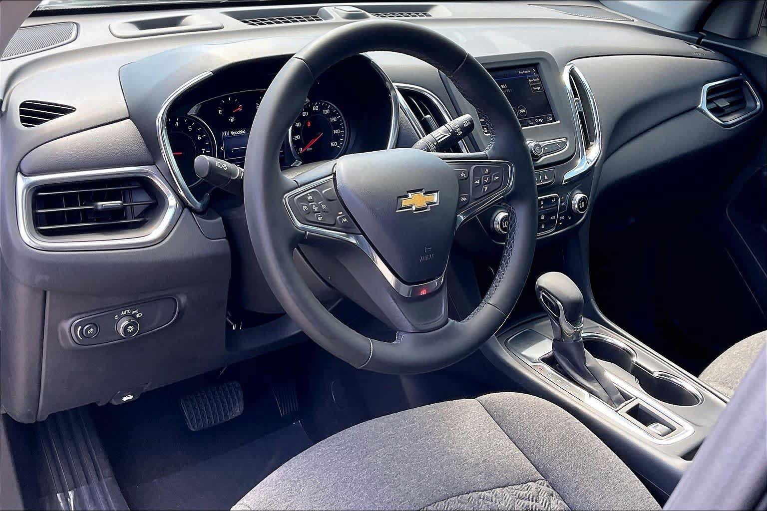 Used 2024 Chevrolet Equinox LT FWD image 17
