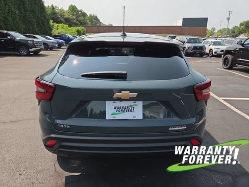 New 2026 Chevrolet Trax LS w/ LS Convenience Package FWD image 6