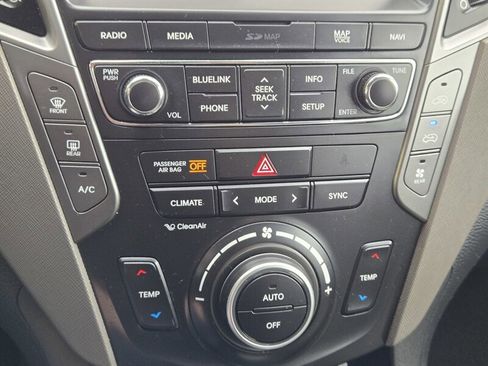 Used 2017 Hyundai Santa Fe Limited image 21