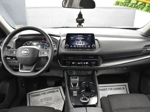 Used 2025 Nissan Rogue SV image 19