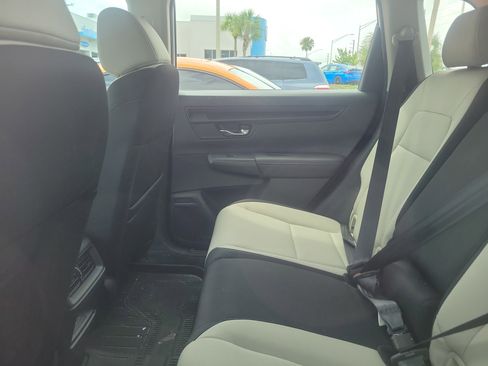 Used 2024 Honda CR-V EX image 7
