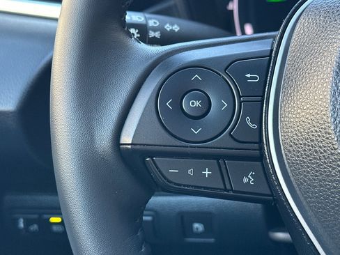 Used 2025 Toyota Corolla SE image 30