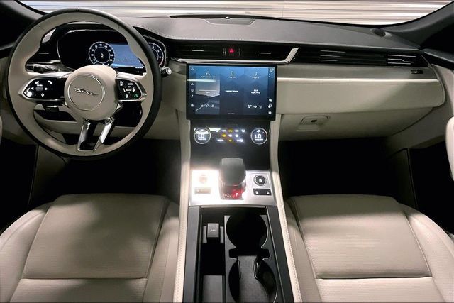 Certified 2026 Jaguar F-PACE R-Dynamic S AWD/4WD image 18