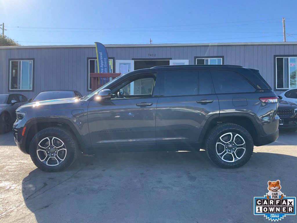 Used 2023 Jeep Grand Cherokee Trailhawk w/ Advanced Protech Group II AWD/4WD image 6