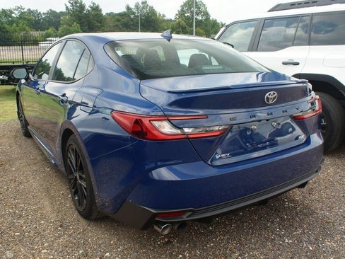 Used 2025 Toyota Camry SE FWD image 4