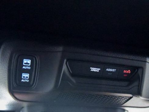 Used 2025 Jeep Wrangler Unlimited Rubicon w/ Technology Group image 29