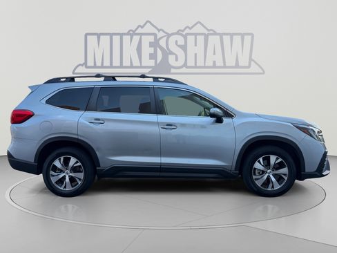 Used 2023 Subaru Ascent Premium w/ Convenience Package AWD/4WD image 6